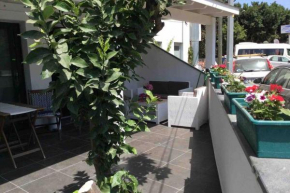 100 m to beach, entire cozy apartment with patio